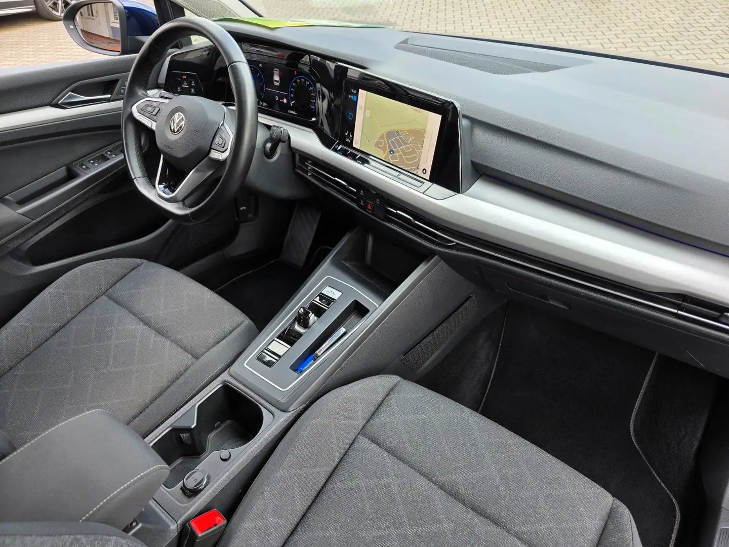 Volkswagen Golf VIII Variant 2.0 TDI Life Automatik/LED/ACC Blau - 2