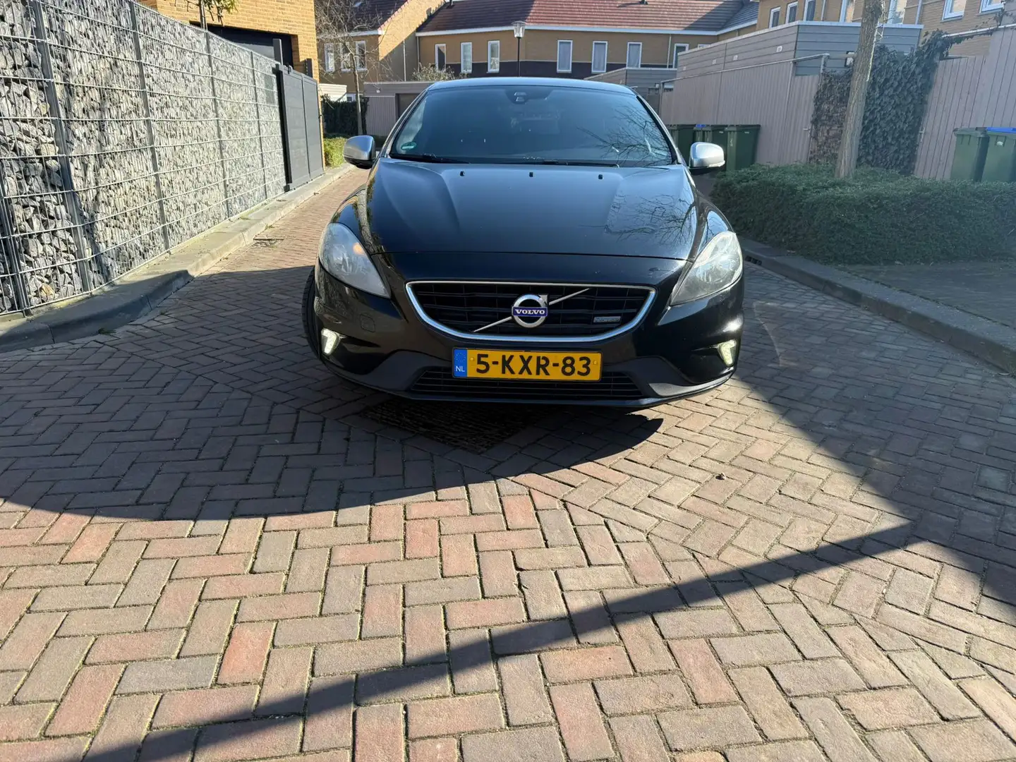 Volvo V40 1.6 D2 R-Design Schwarz - 2