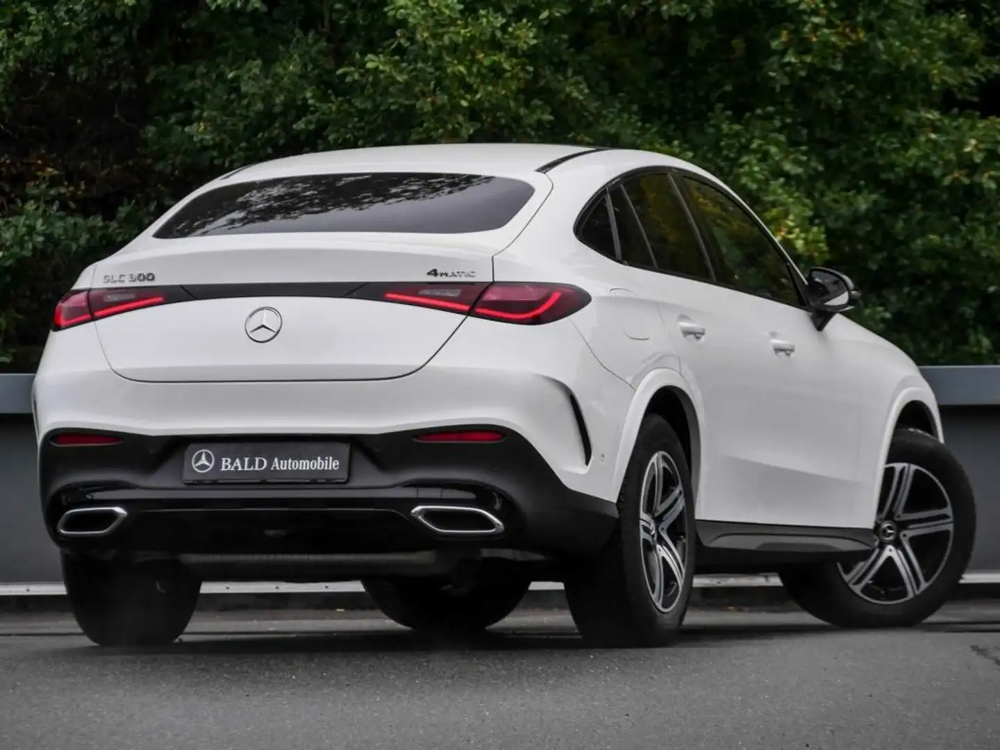 Mercedes-Benz GLC 300 4M Coupé AMG-Sport/Pano/AHK/Sitzklima/20 Weiß - 2