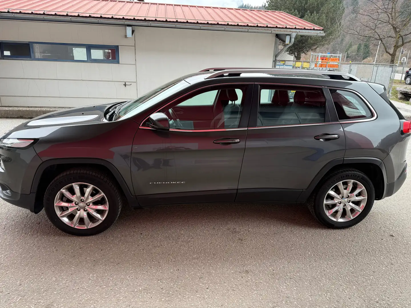 Jeep Cherokee Longitude 4WD Grau - 2