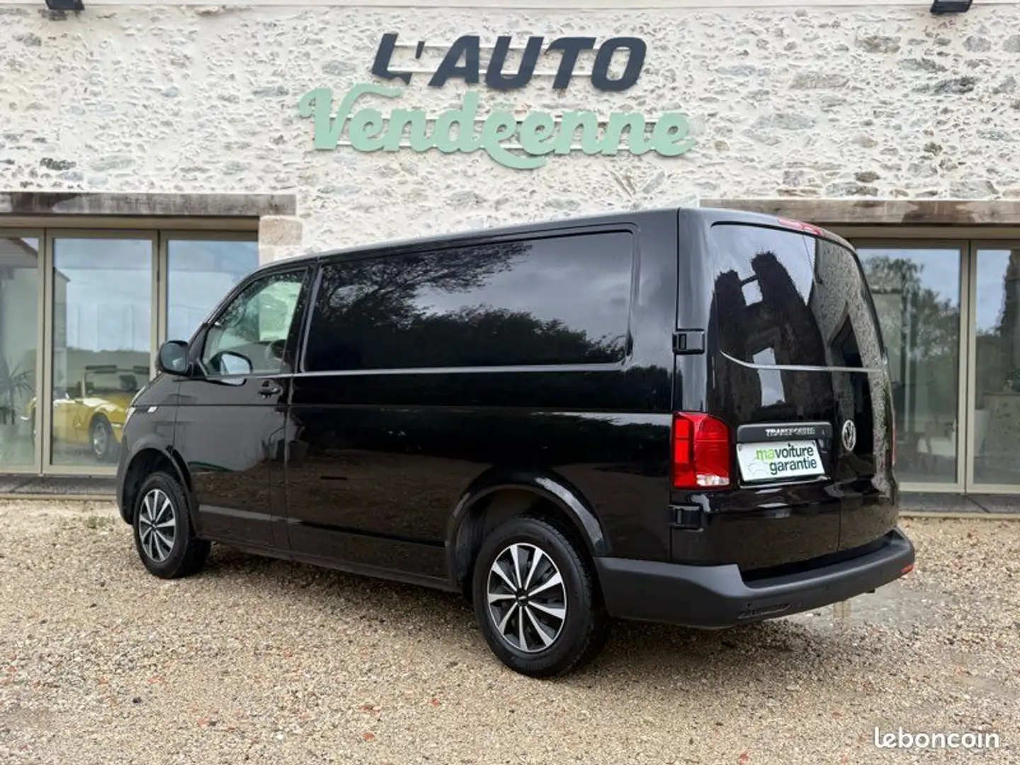 Volkswagen Transporter T6.1 2.0 TDI 150ch Business BVM6 20 825HT Schwarz - 2