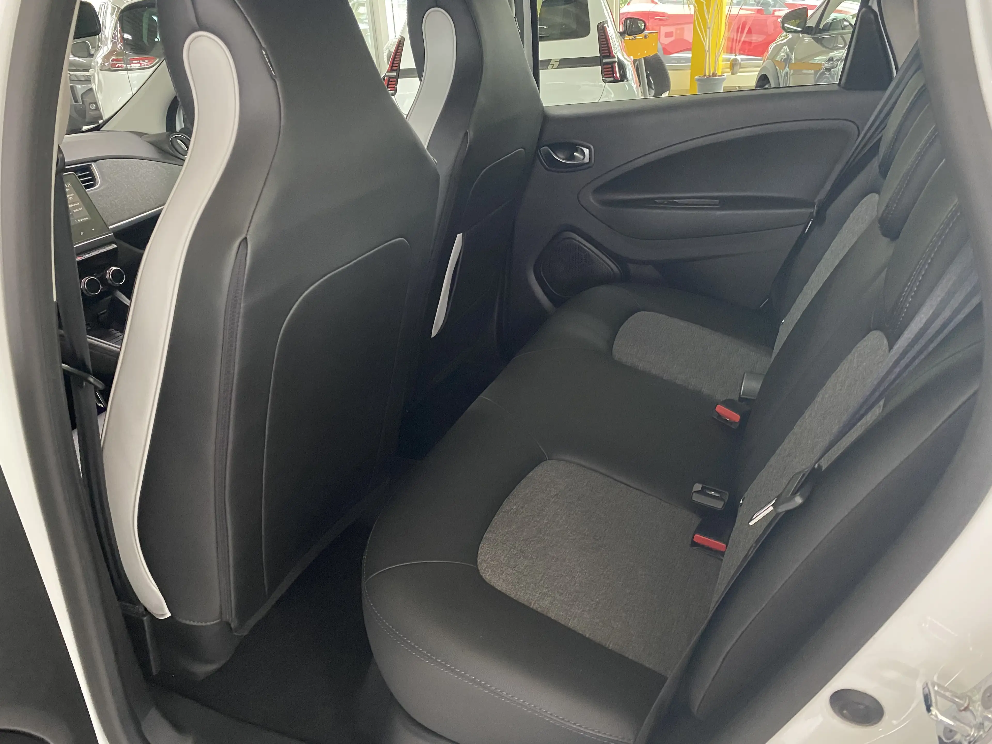 Renault ZOE Intens — photo 15