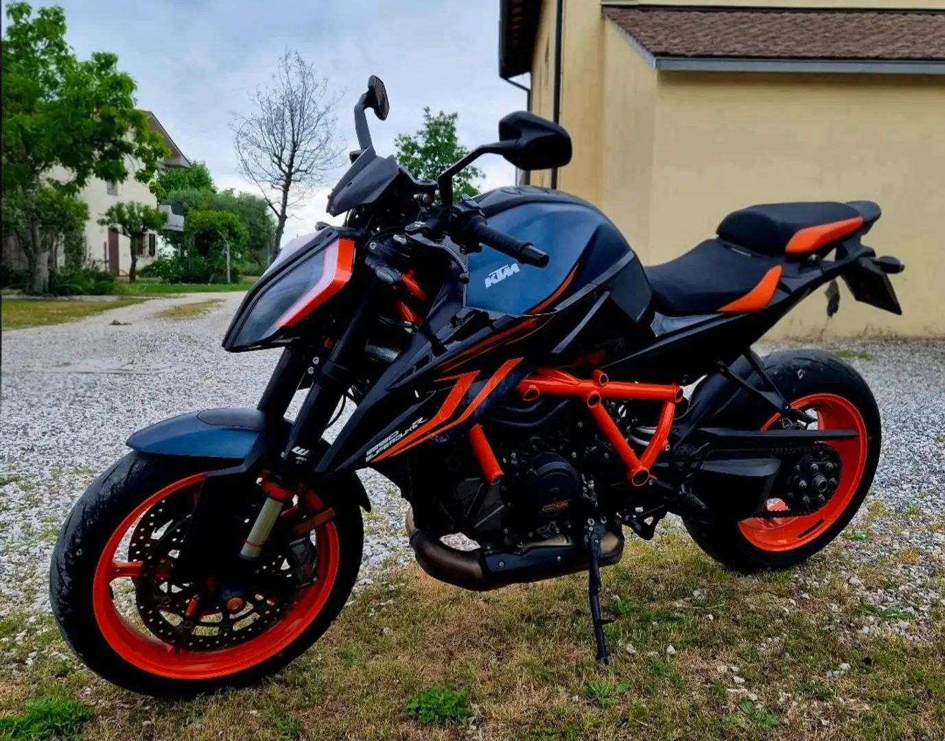 KTM 1290 Super Duke R - 1