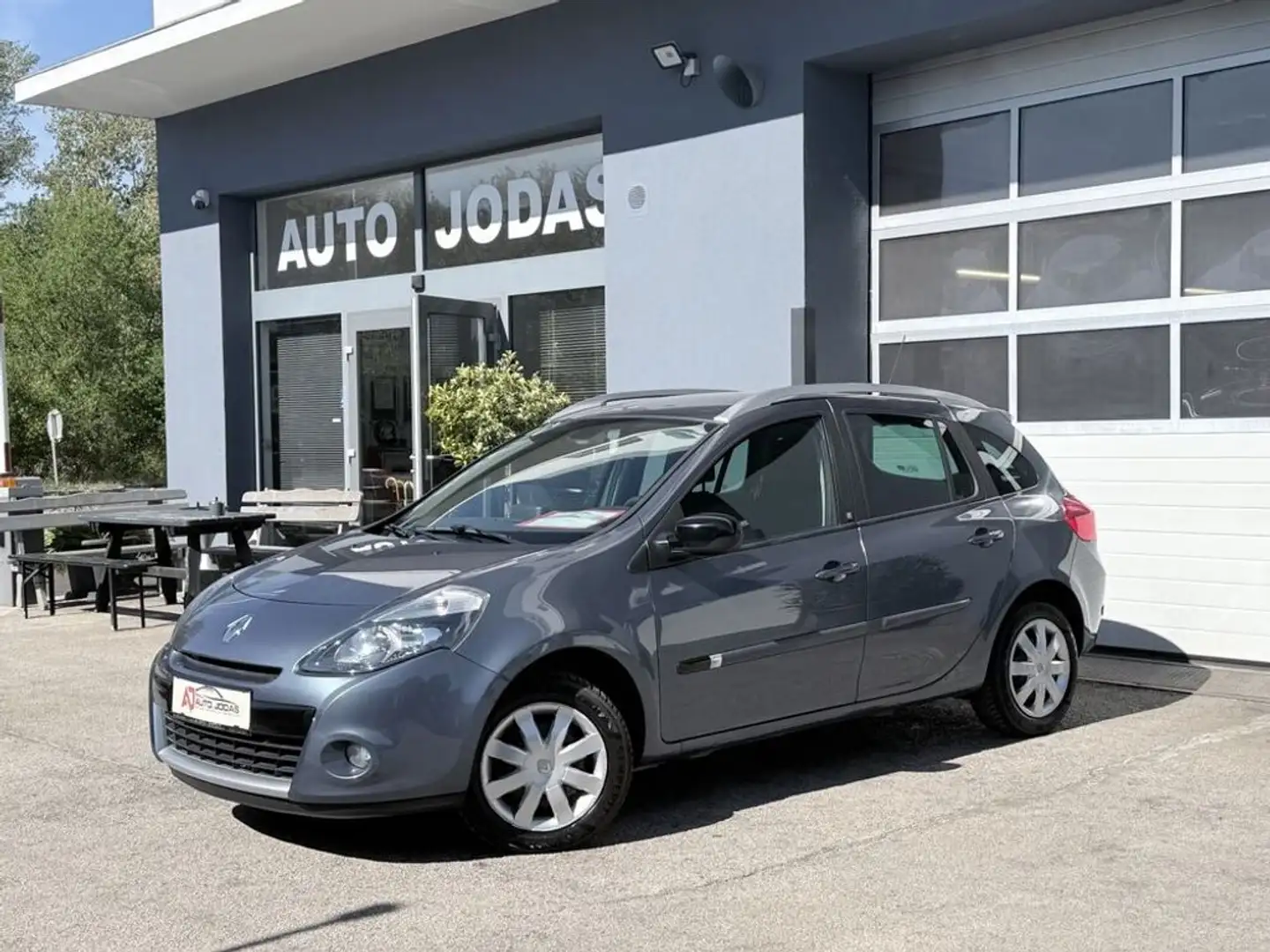 Renault Clio Grandtour 20th TCe 100 **Navigation/PDC** Grau - 2