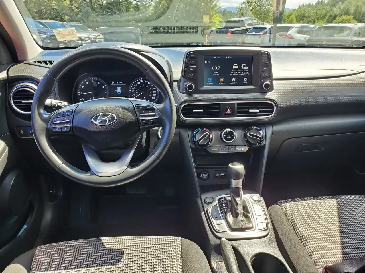 Hyundai KONA снимка Hyundai KONA