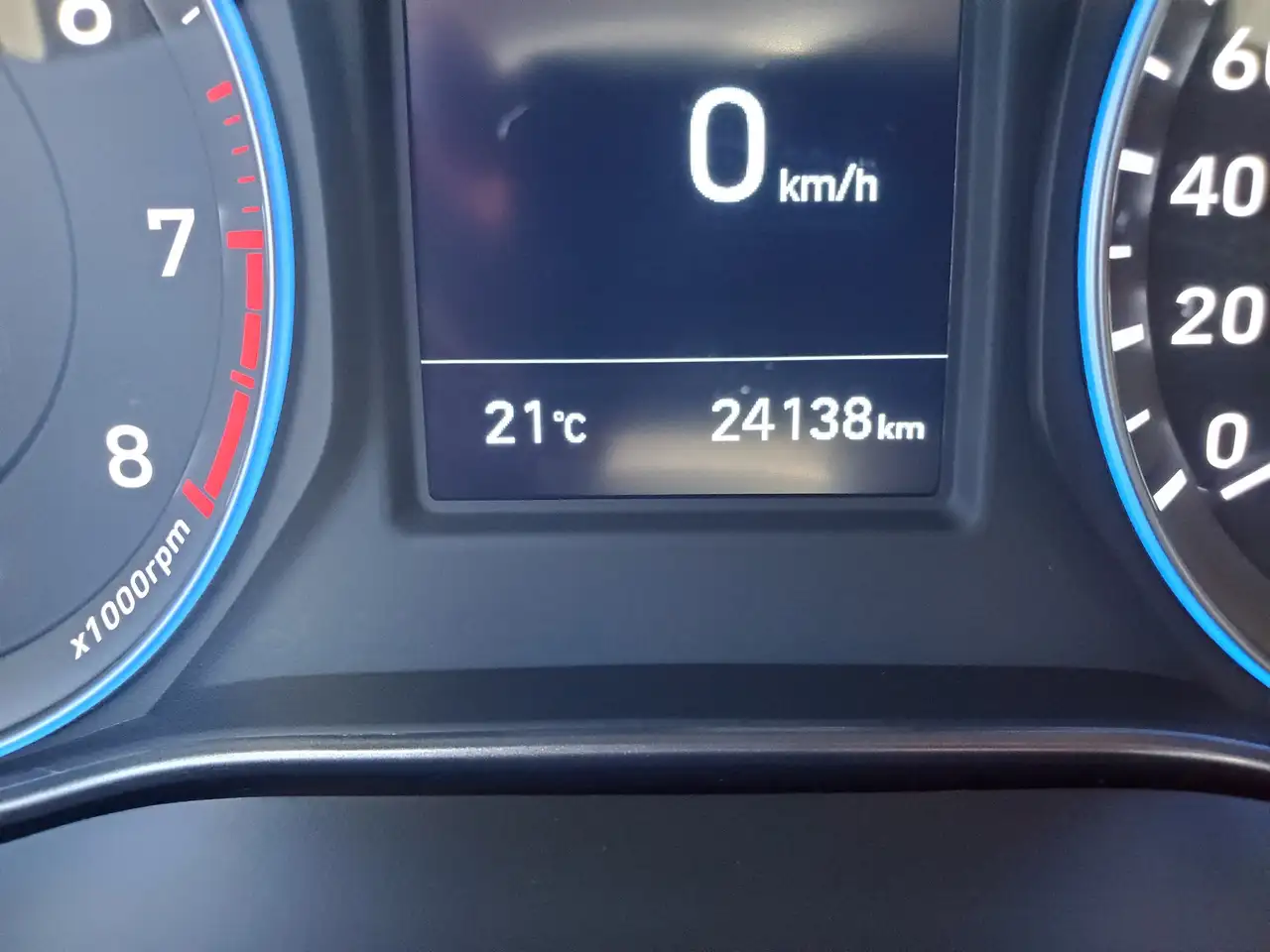 Hyundai KONA снимка Hyundai KONA