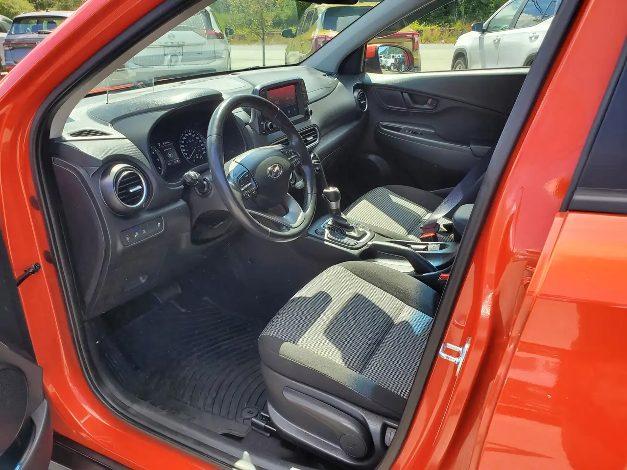 Hyundai KONA снимка Hyundai KONA