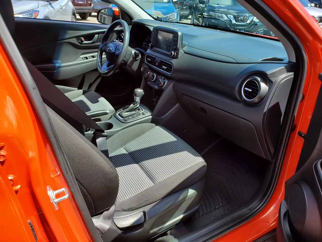 Hyundai KONA снимка Hyundai KONA