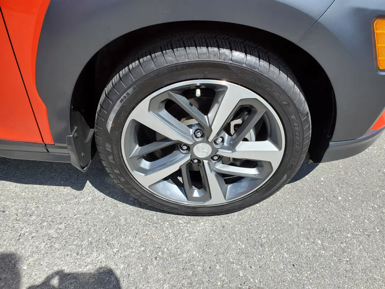Hyundai KONA снимка Hyundai KONA