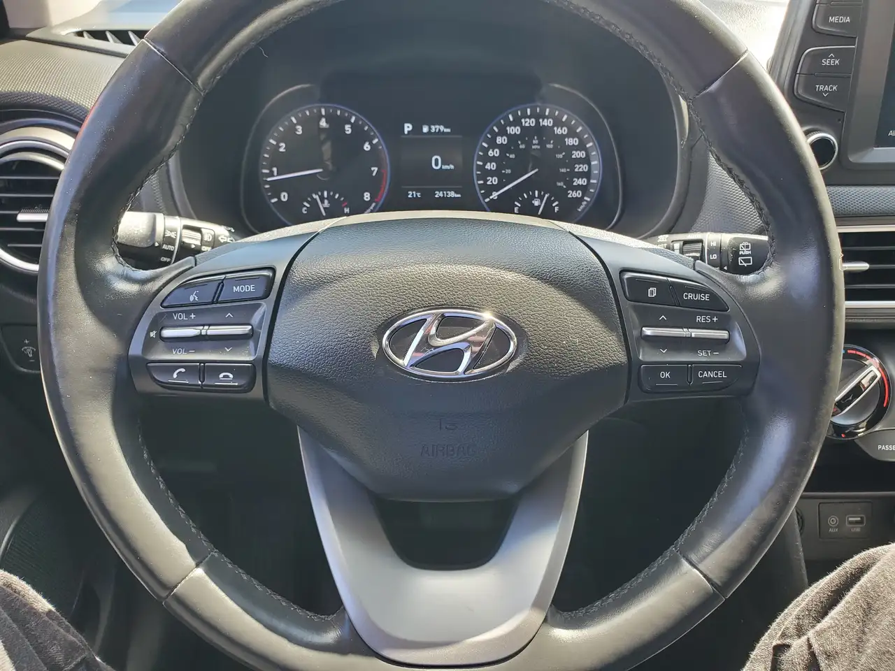 Hyundai KONA снимка Hyundai KONA