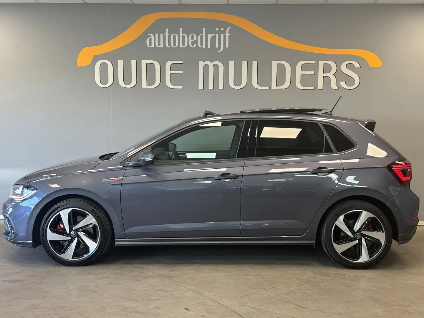 Volkswagen Polo GTI 2.0 TSI Stoelverwarming/Panoramadak/ACC Gris - 2