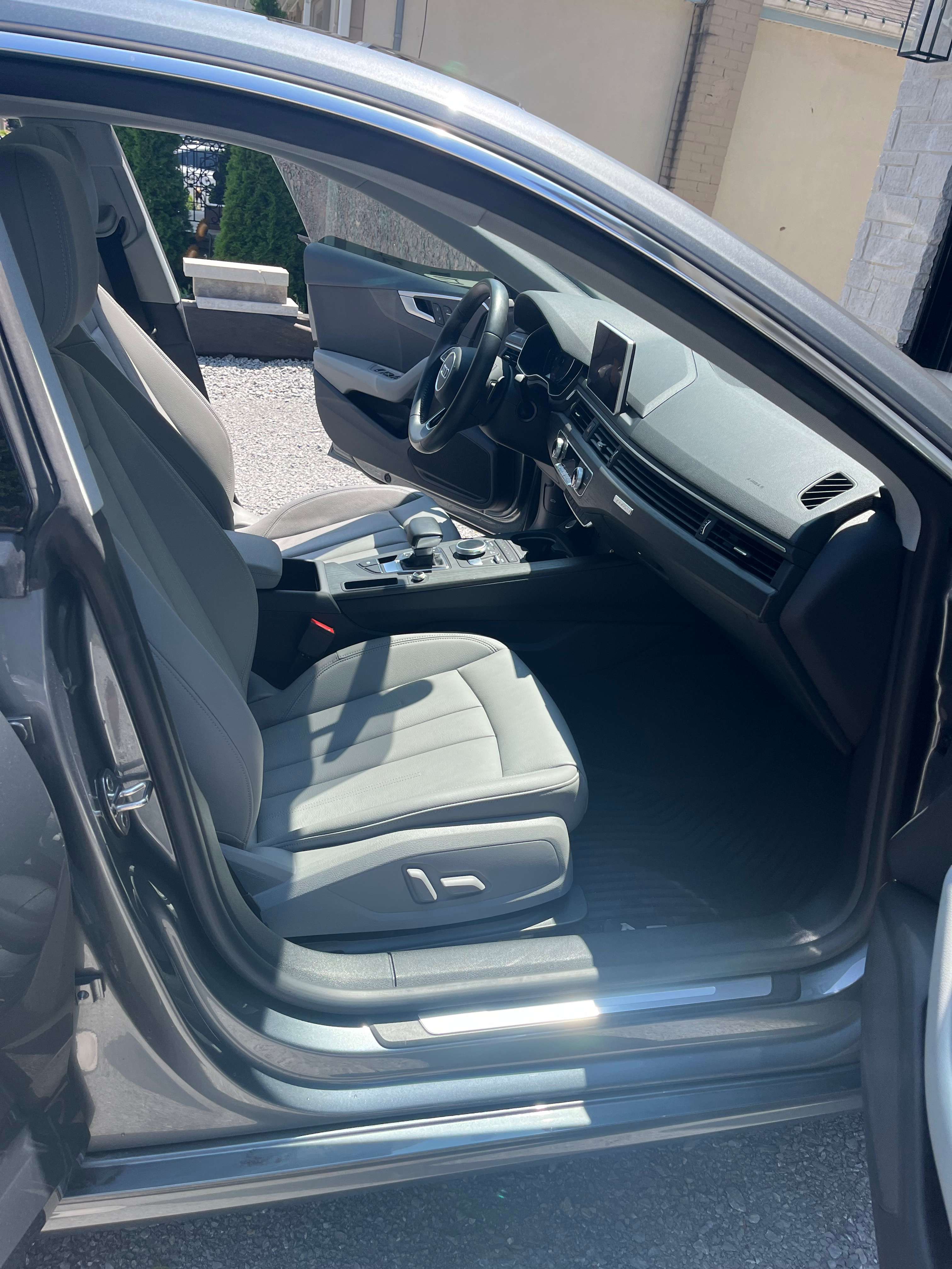 2019 Audi A5 Premium Plus 45 TFSI quattro thumb 12