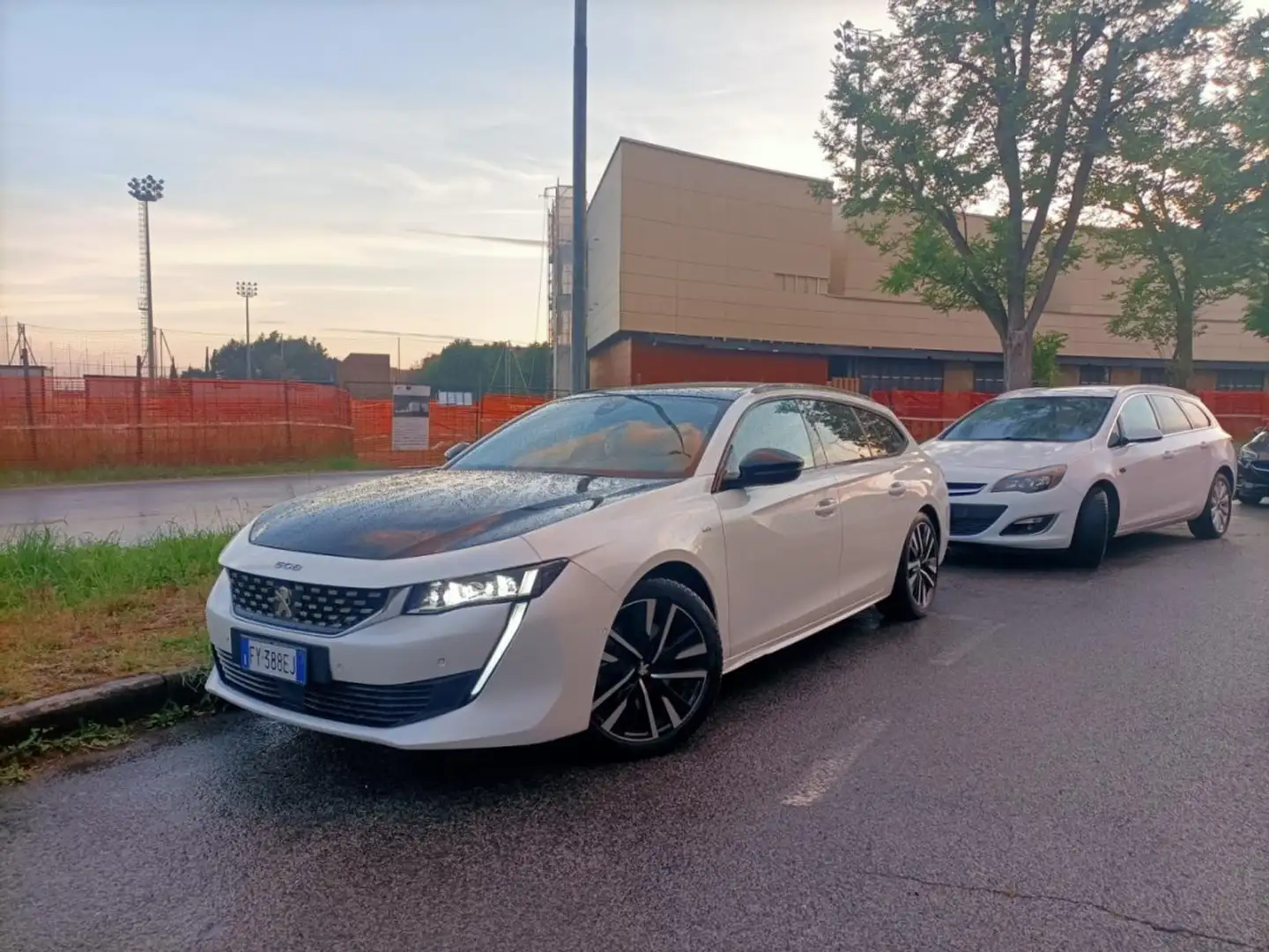 Peugeot 508 SW Hybrid 225 e-EAT8 GT - 2
