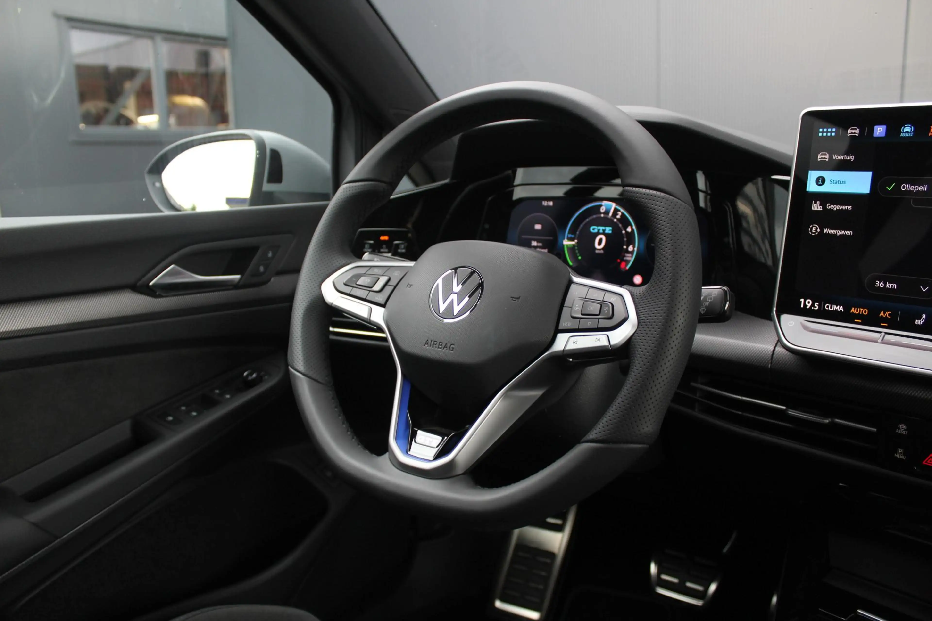 Volkswagen Golf GTE 8.5 1.5 eHybrid 272 Pk | Panorama dak | Stoel/Stuu — photo 2
