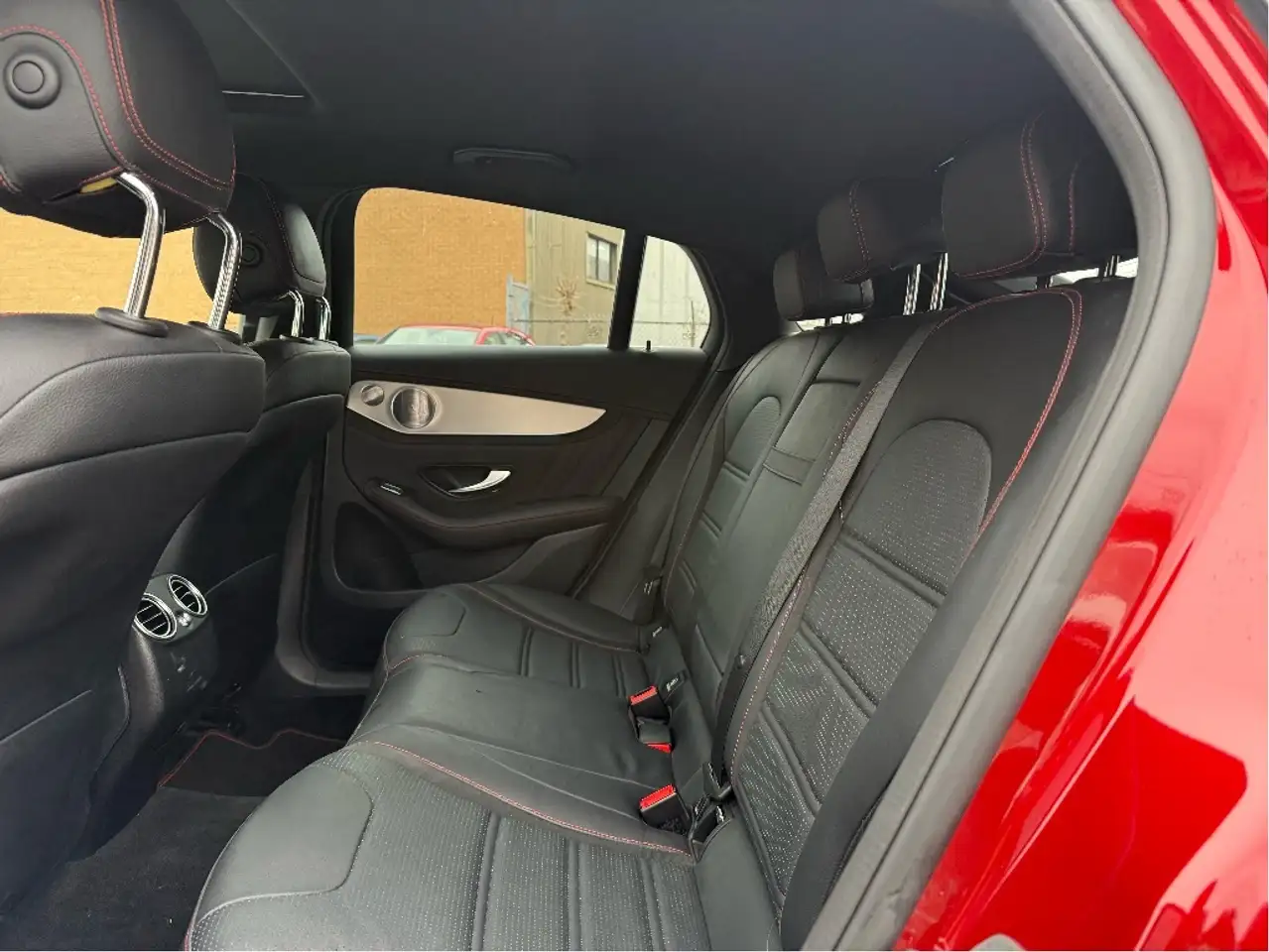 Mercedes-Benz GLC снимка Mercedes-Benz GLC