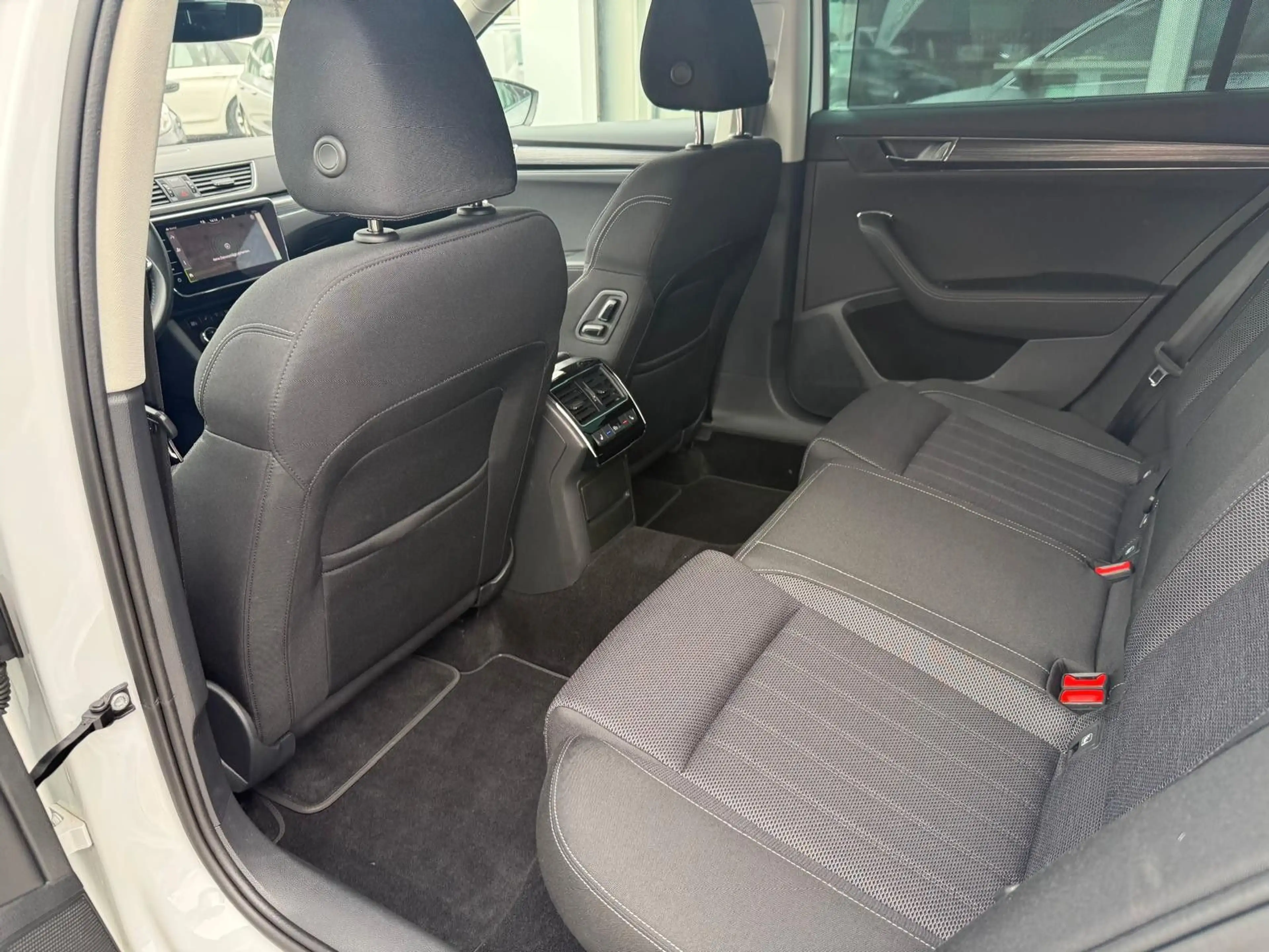Skoda Superb Combi Style — photo 14