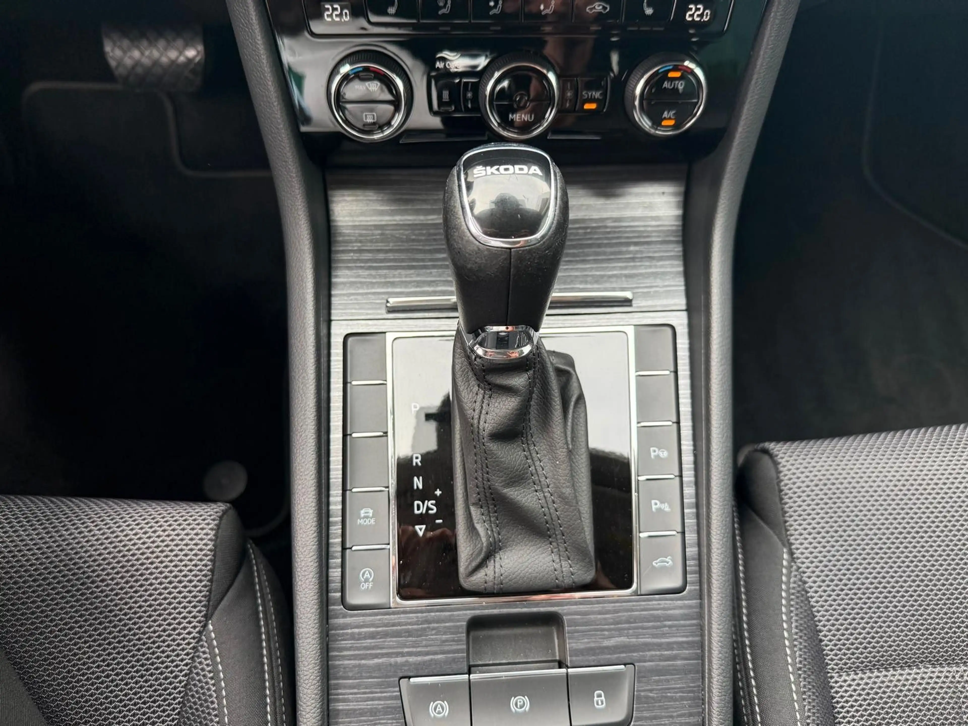 Skoda Superb Combi Style — photo 12
