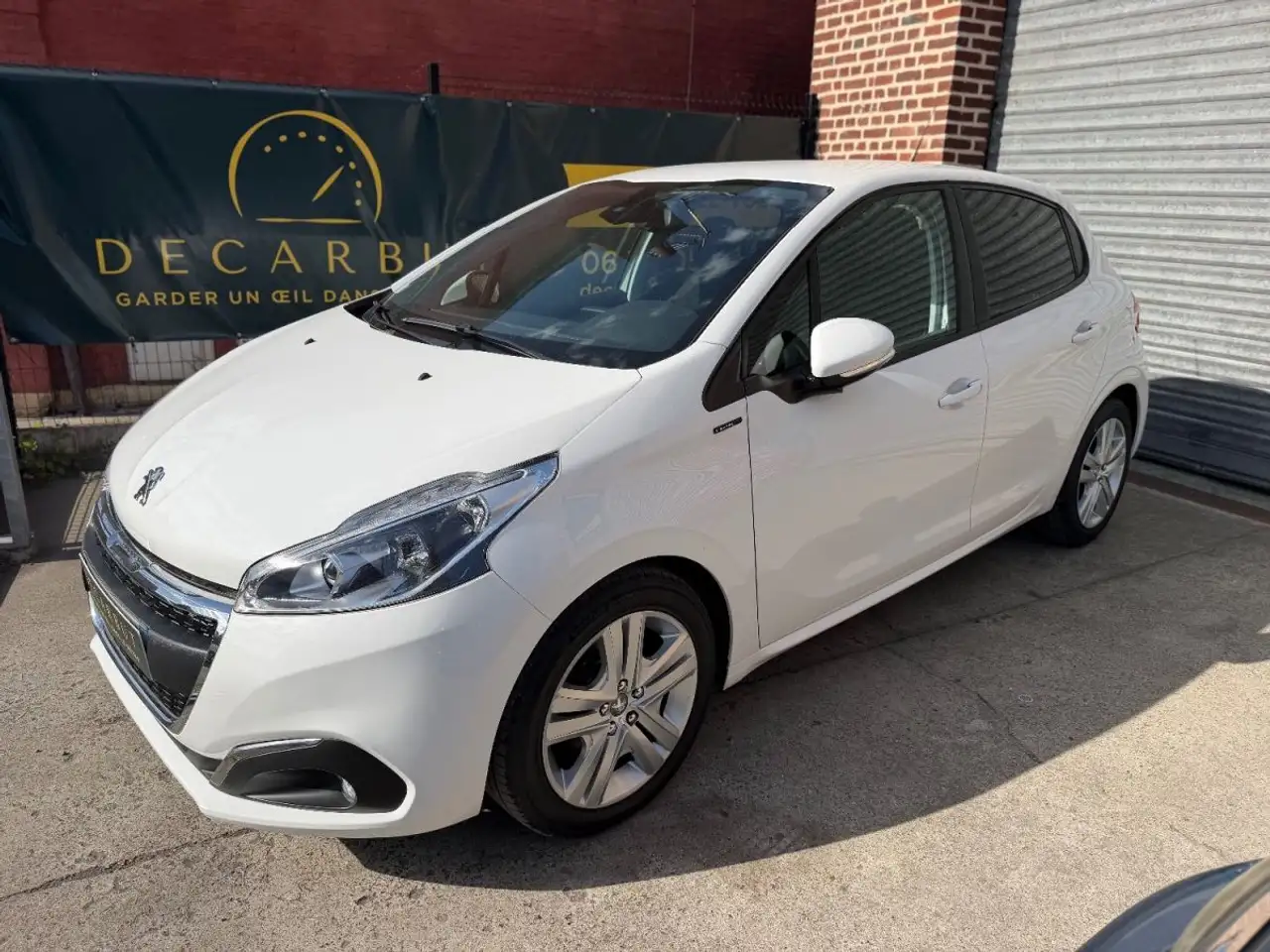 Peugeot 208 1.2 PureTech 82ch E6.2 Evap Signature 5p
