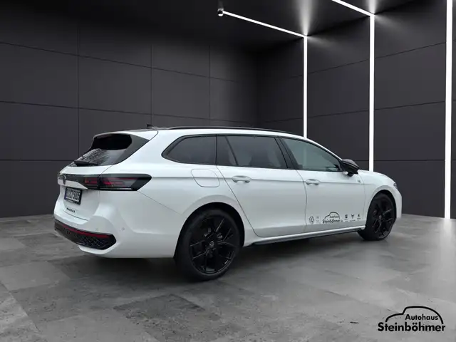 Volkswagen Passat view 8