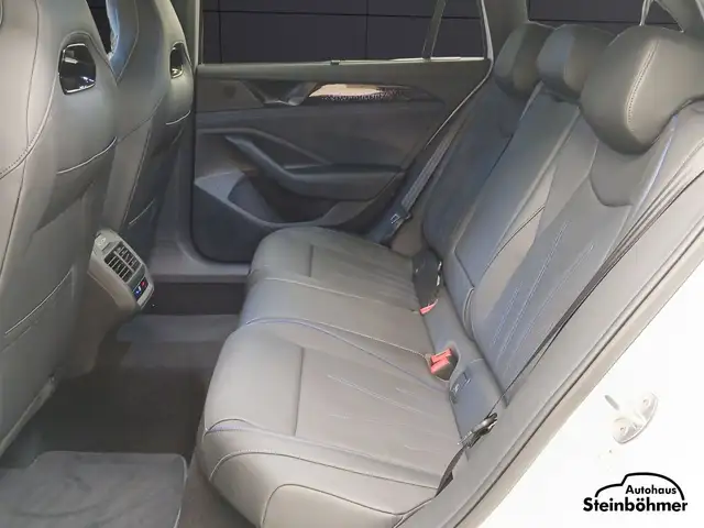 Volkswagen Passat view 15