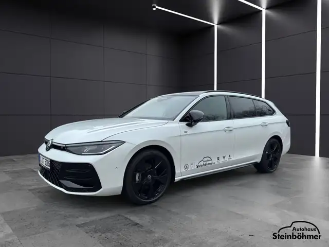 Volkswagen Passat view 2