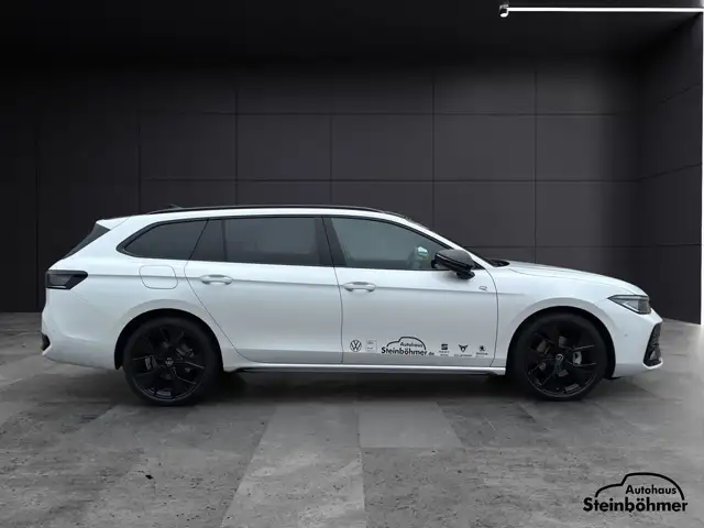 Volkswagen Passat view 9