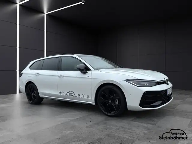 Volkswagen Passat view 10