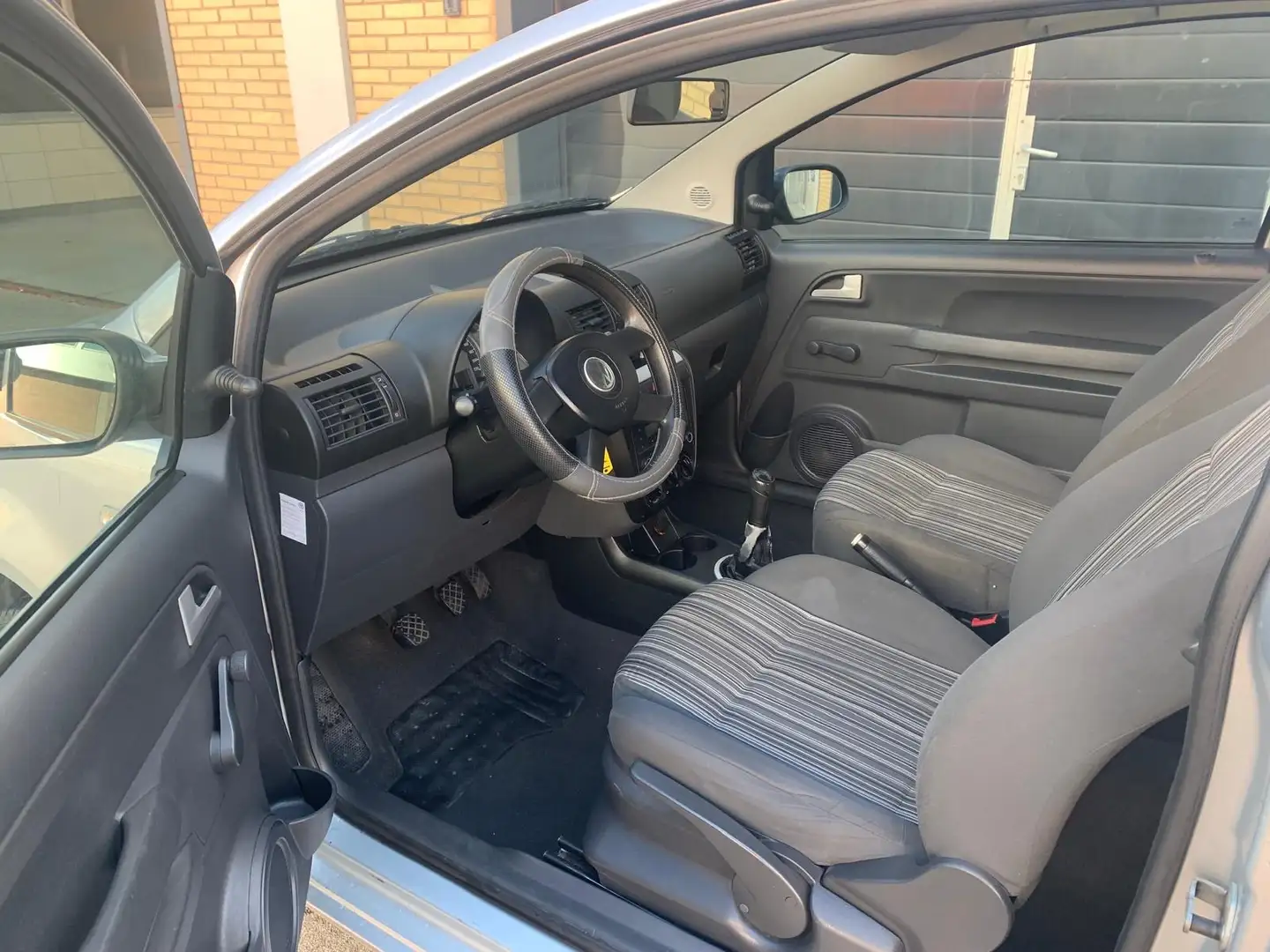 Volkswagen Fox 1.2 Trendline Grijs - 2