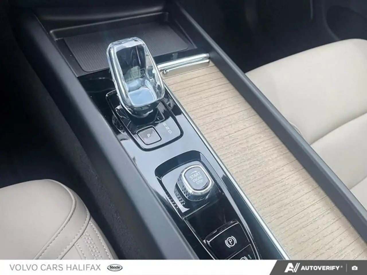 Volvo XC60 снимка Volvo XC60