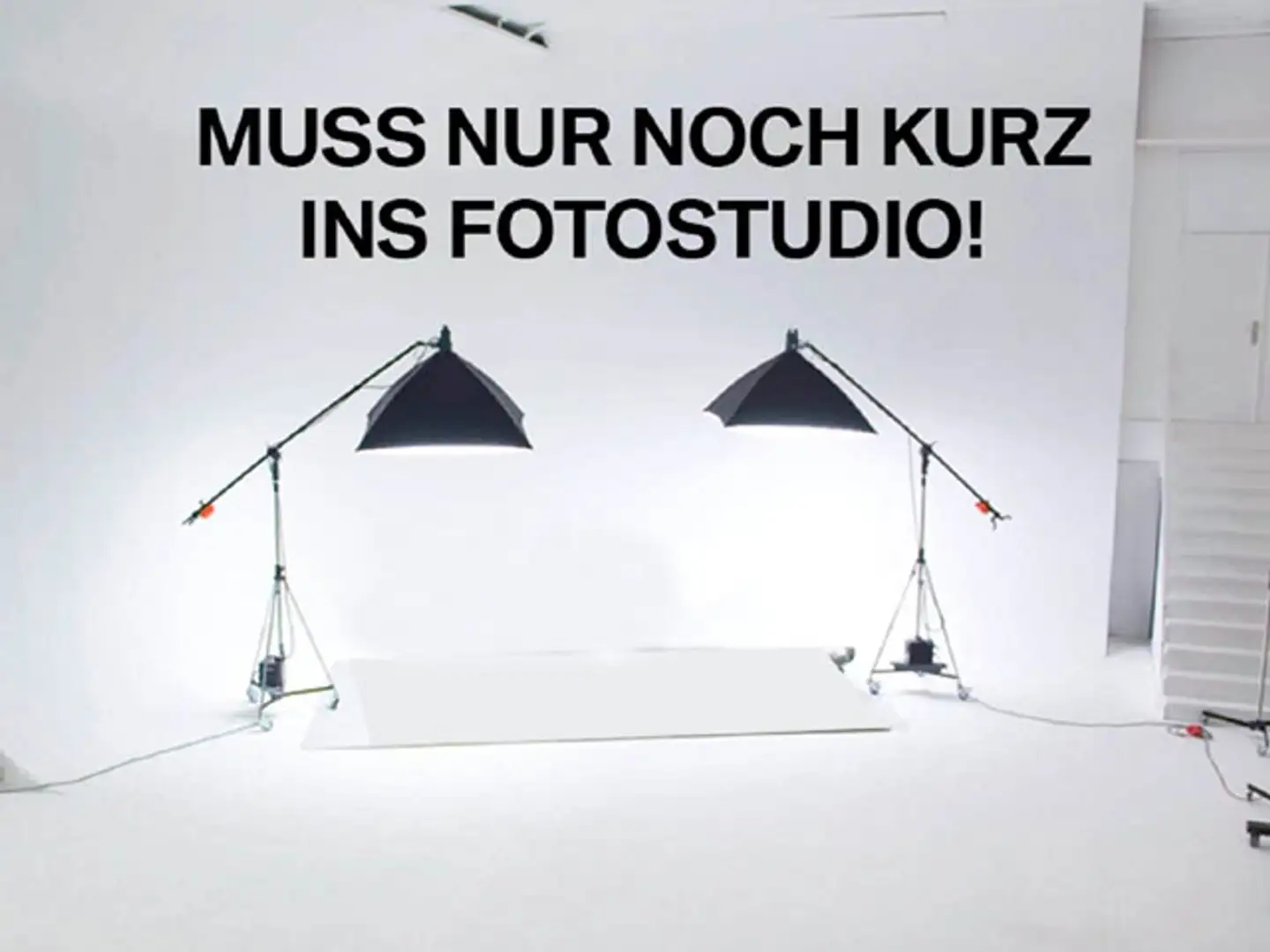 BMW 118 i 5-Türer LCProf LED El. Heckklappe SHZ DAB Schwarz - 1