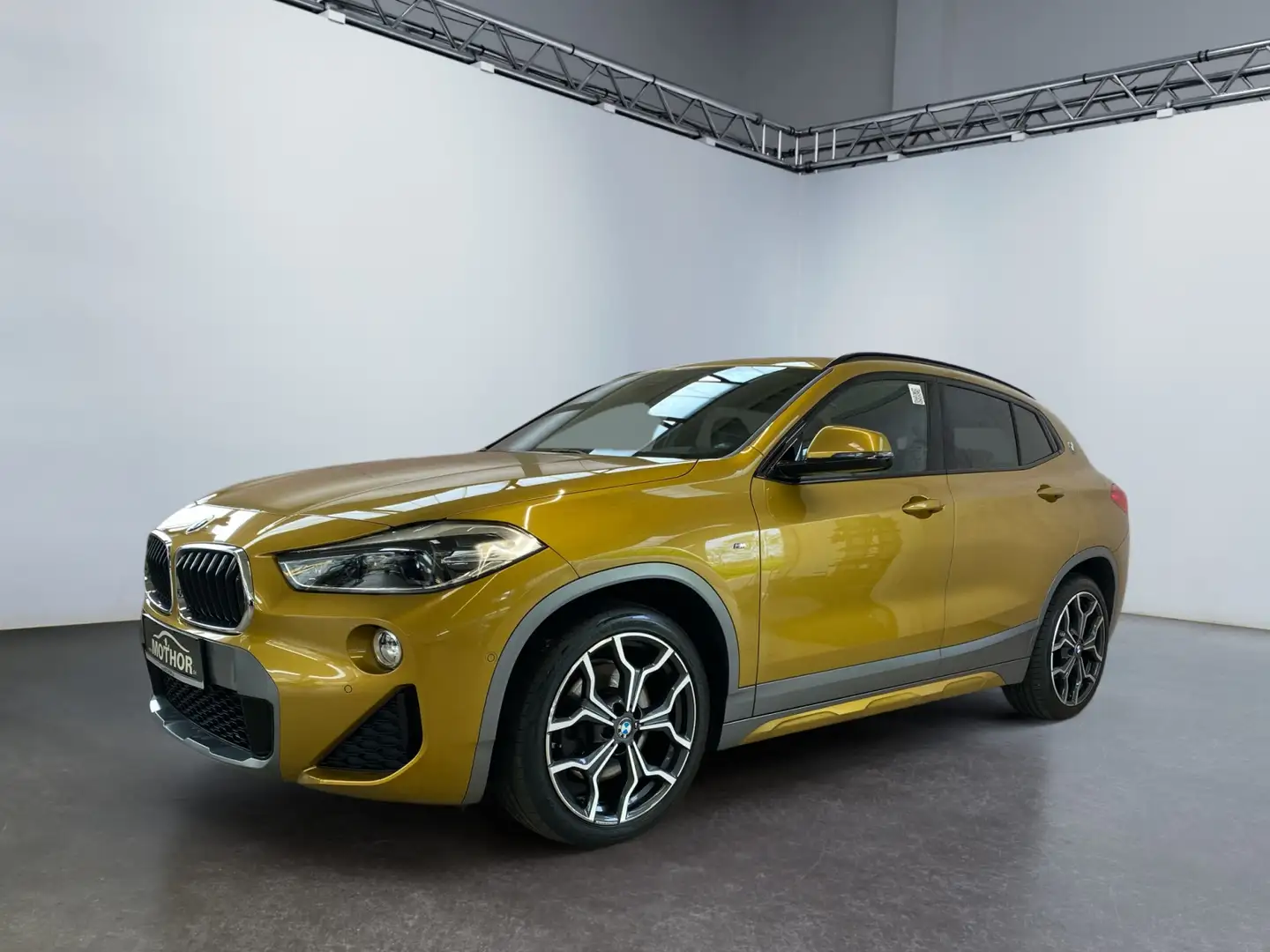 BMW X2 M-Sport sDrive20i Automatik NAVI LM SHZ DAB Gold - 2