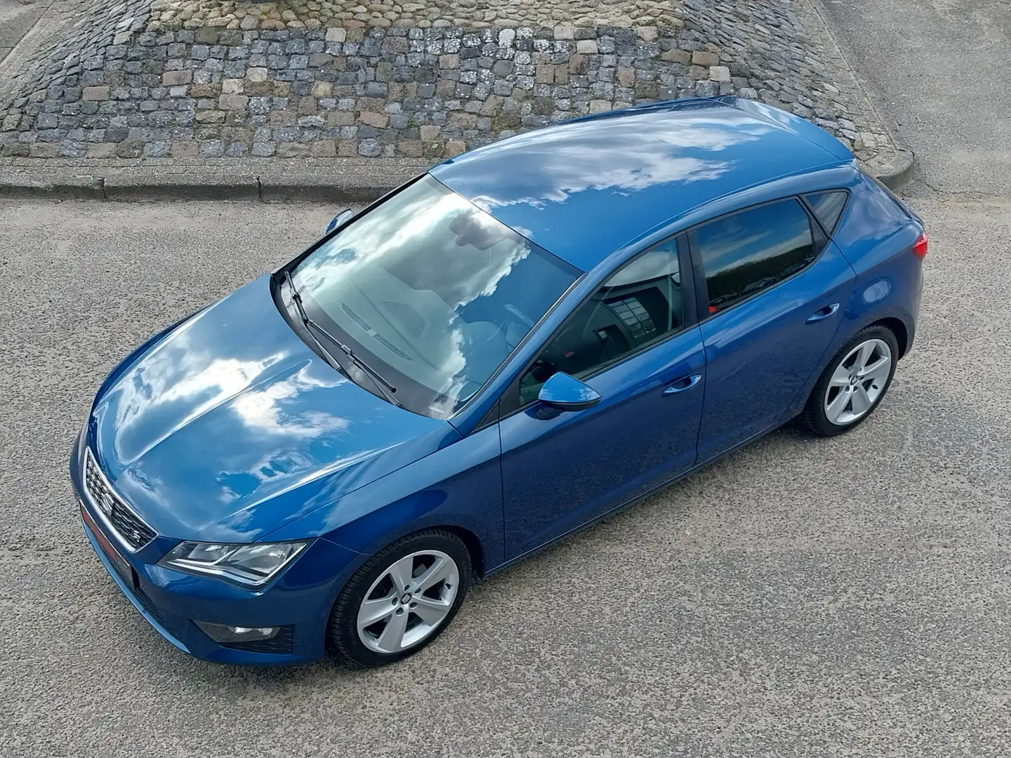 SEAT Leon 2.0 TDI 150 PK AUTOMAAT FR HALF LEER LED NAVI CRUI Blauw - 2