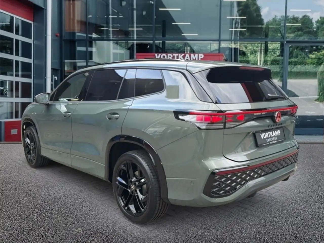 Volkswagen Tayron 1.5 eTSI R-LINE 7PERS/TREKHAAK/PANO-DAK/ELEK-KLEP/ 7