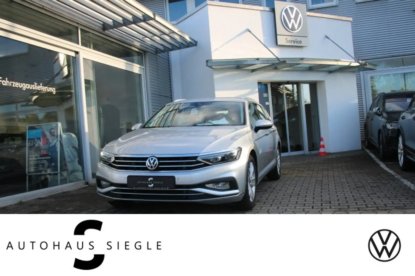 Volkswagen Passat Variant 2.0 TDI Elegance Leder/Alc. AHK Navi Matrix Kamera Silber - 1