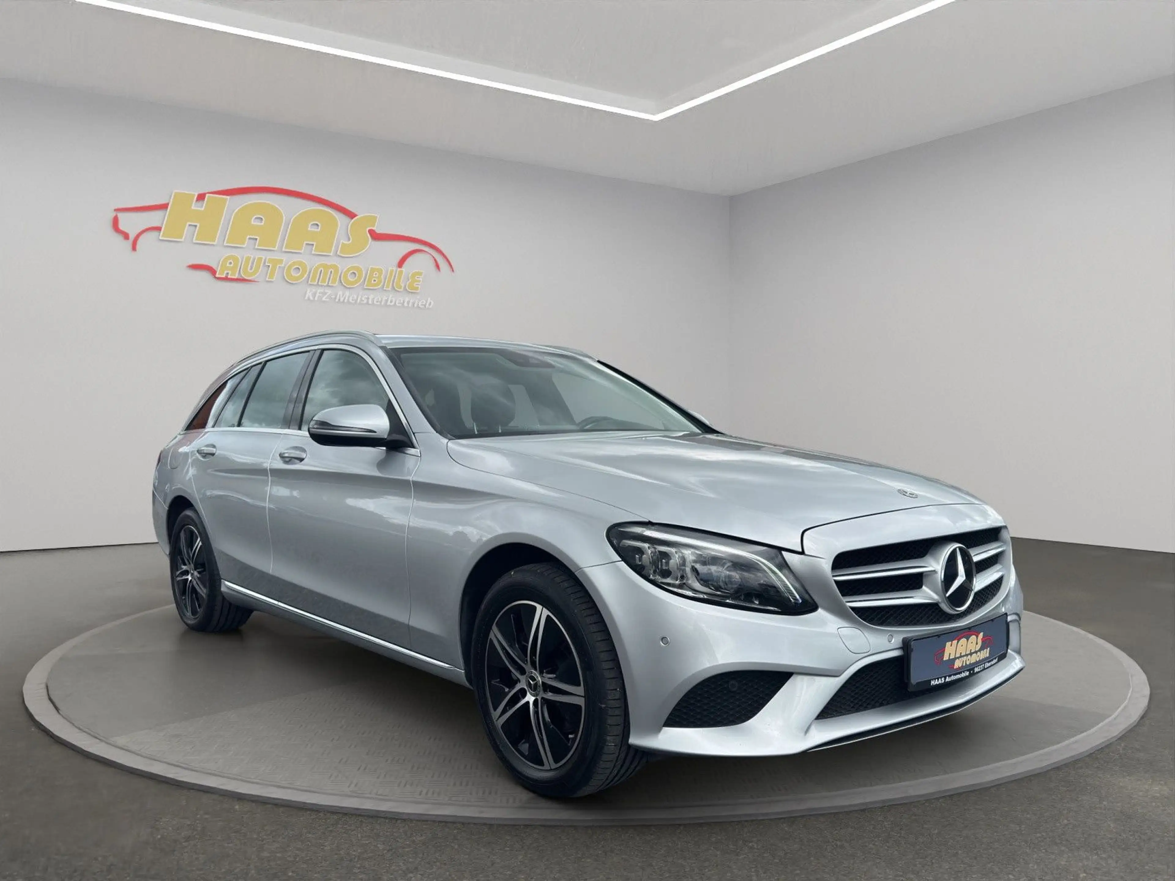 Mercedes-Benz C 220 4Matic *Multibeam LED*Navi* — photo 3