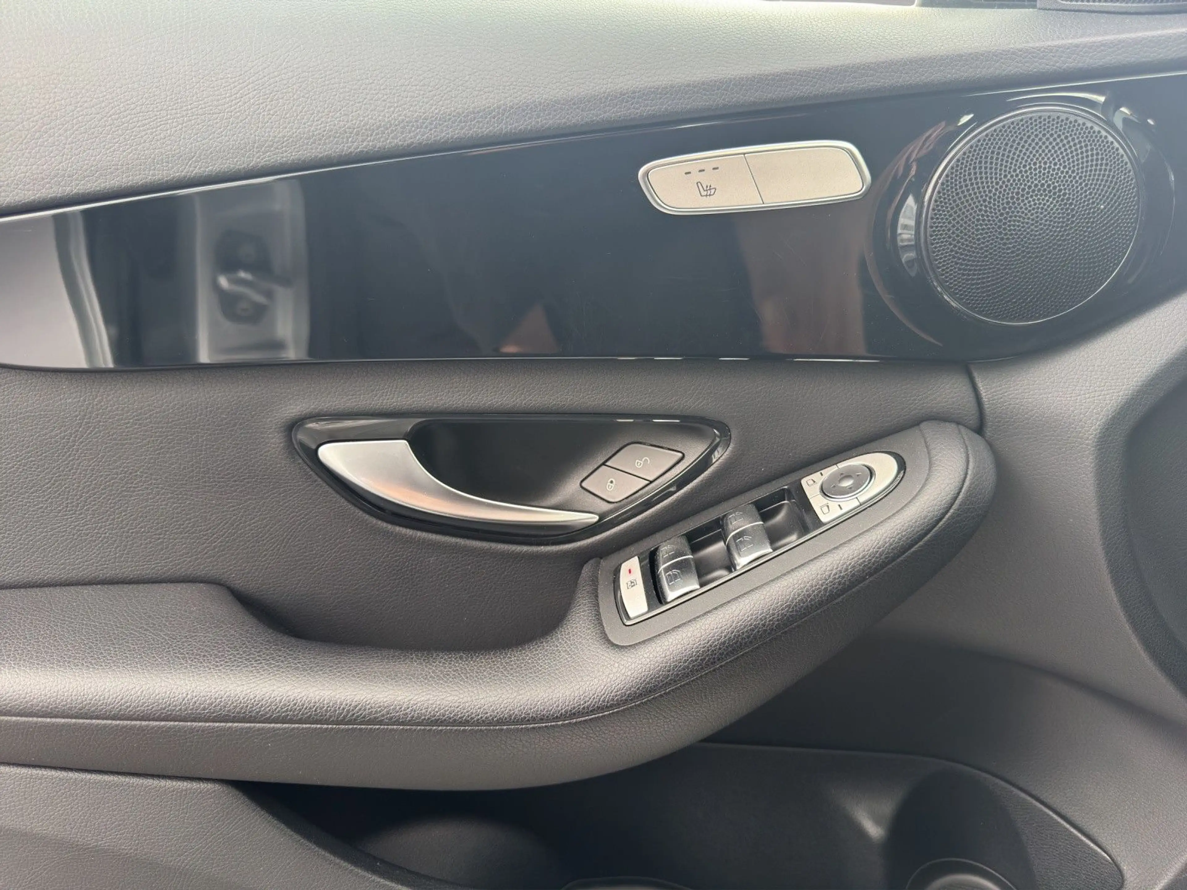 Mercedes-Benz C 220 4Matic *Multibeam LED*Navi* — photo 10