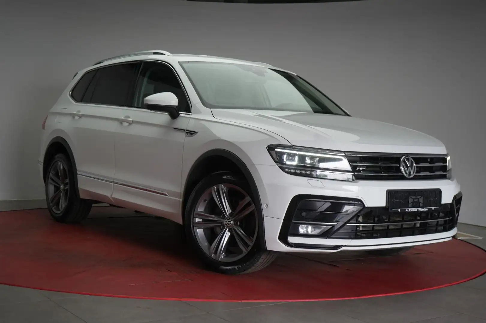 Volkswagen Tiguan Allspace 2.0 TDI 4Motion DSG R line Highl Weiß - 1