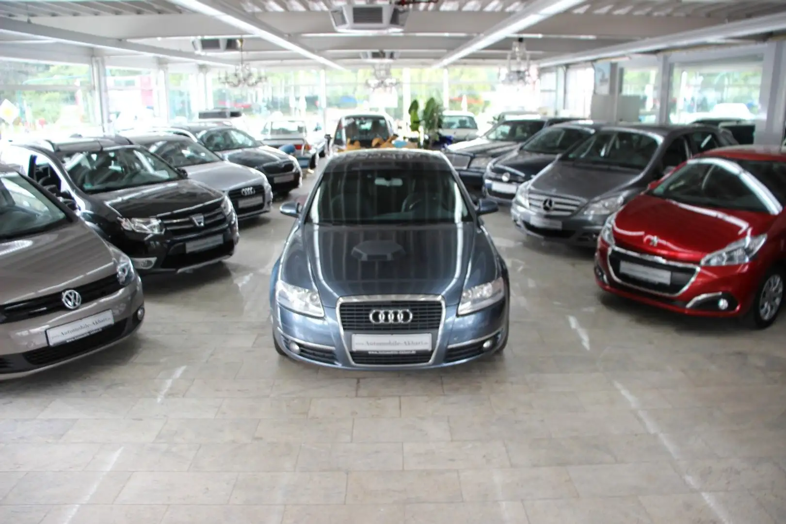 Audi A6 Lim. 2.4 Gris - 1