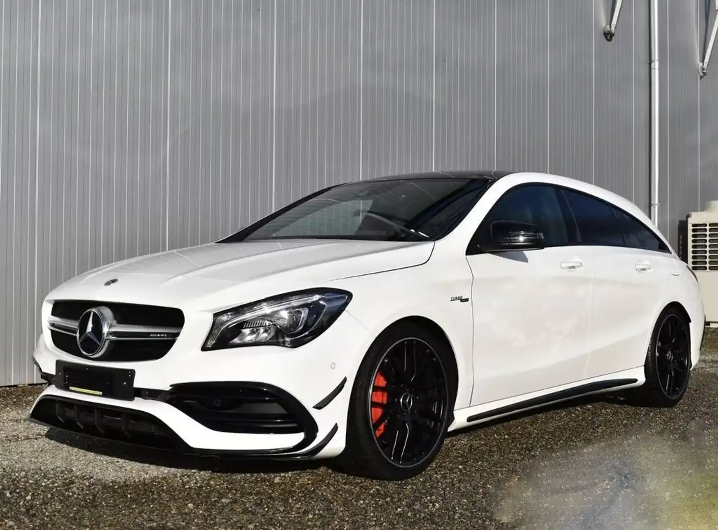 Mercedes-Benz CLA 45 AMG 45 AMG SB 4M Pack DYNAMIC%2B, Aérodynamique, Échappement Sport, Jantes Forgées Blanc - 1