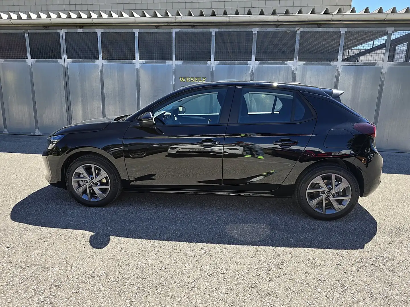 Opel Corsa 1,2 Edition Schwarz - 2