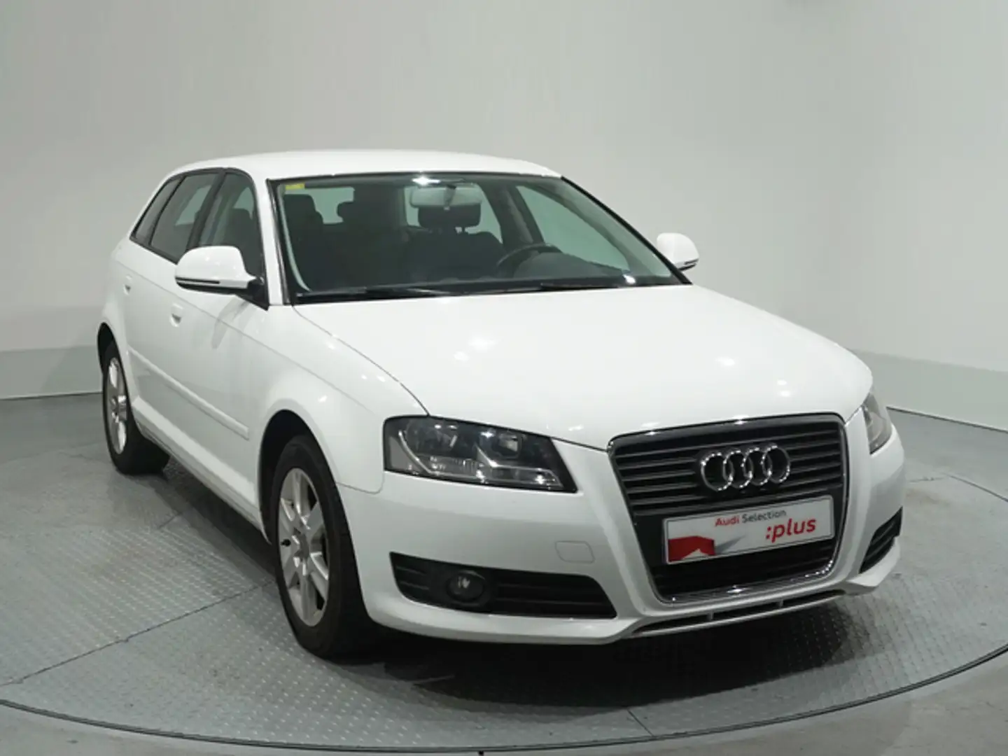 Audi A3 Sportback 1.6TDI Attraction Білий - 1