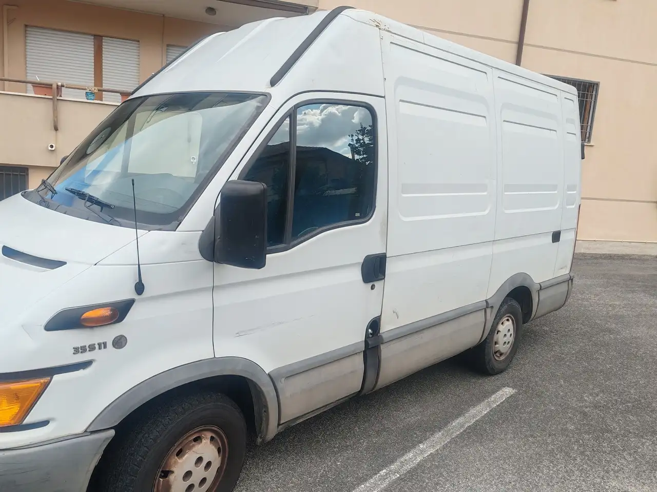 Iveco Daily Furgone passo medio tetto alto, foto 3