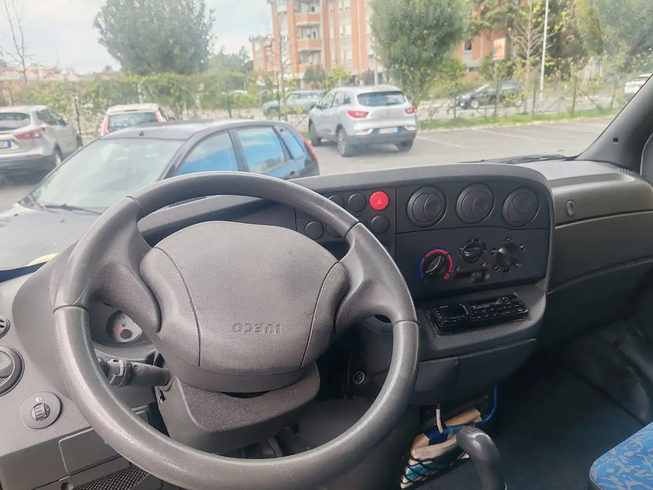 Iveco Daily Furgone passo medio tetto alto, foto 6