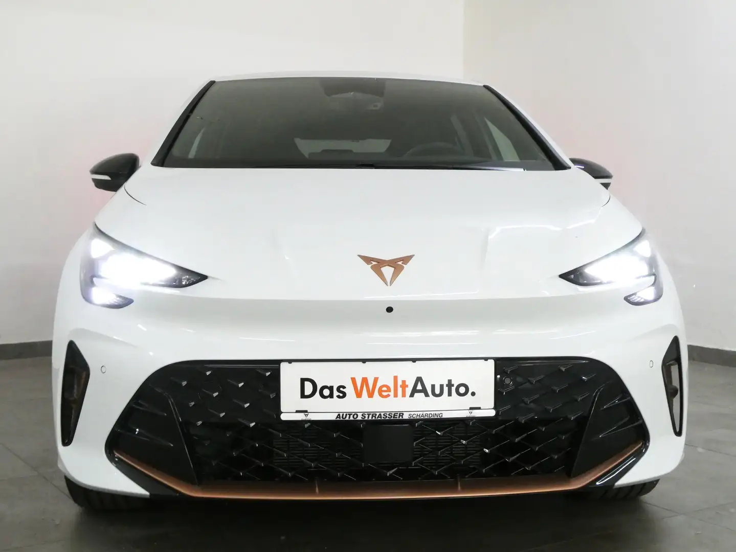 CUPRA Born ENDURANCE 79/84 Matrix Navi ACC Kamera App DAB Shz Weiß - 2