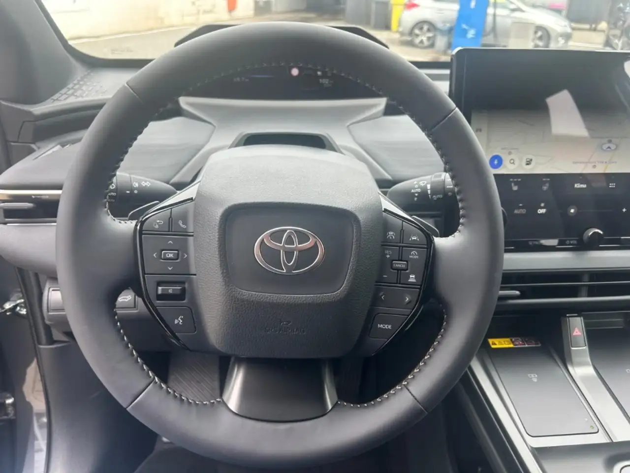 Toyota bZ4X Touring 75 kWh Teamplayer ACC NAVI LED SHZ ACP 8