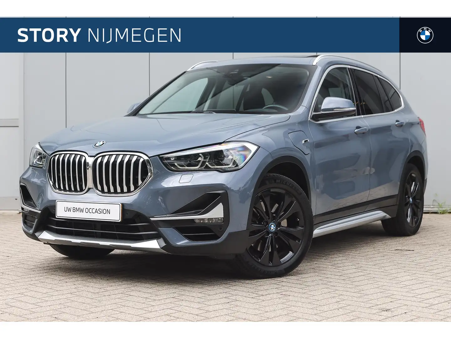 BMW X1 xDrive25e High Executive xLine Automaat / Panorama Grijs - 1