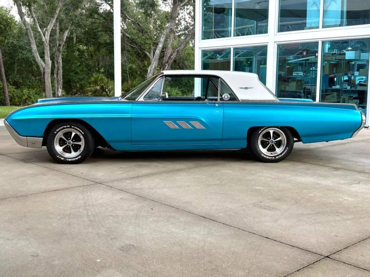 Ford Thunderbird Base, foto 11