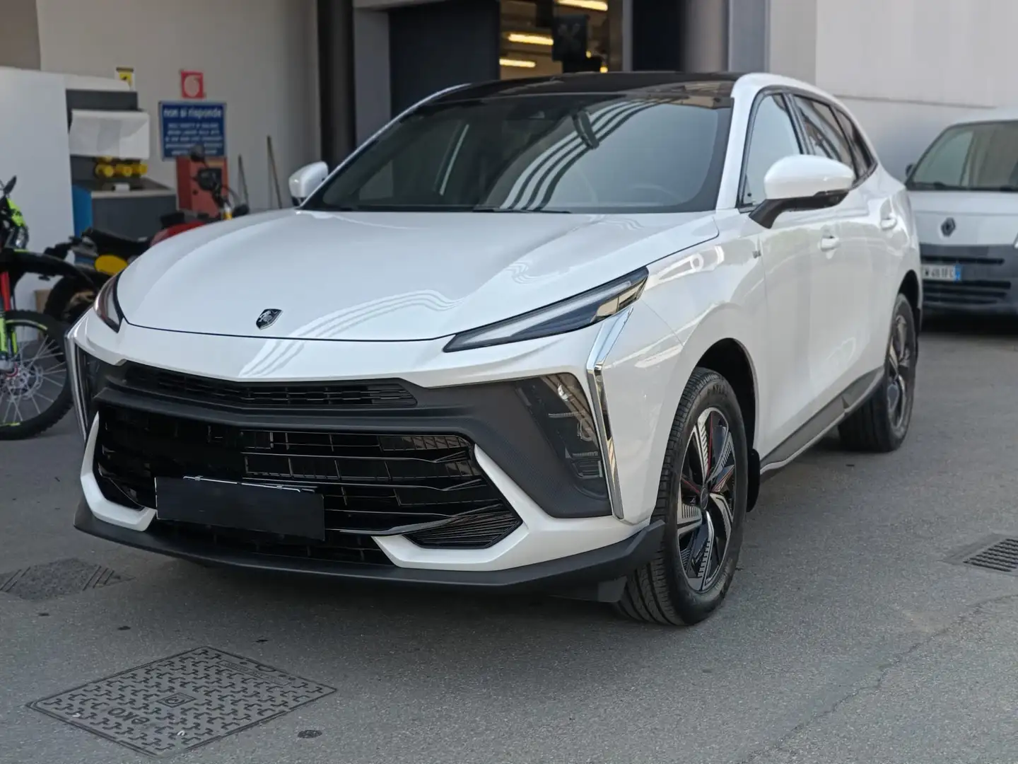 Forthing T5 Evo Friday HEV 1.5 FULL HYBRID Fehér - 1