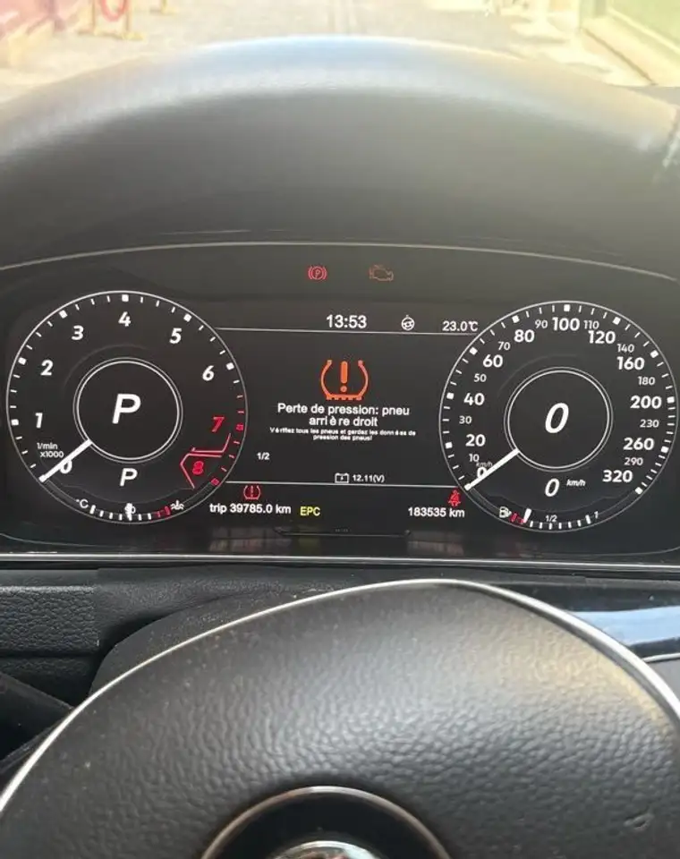 Volkswagen Golf E-Golf — photo 7