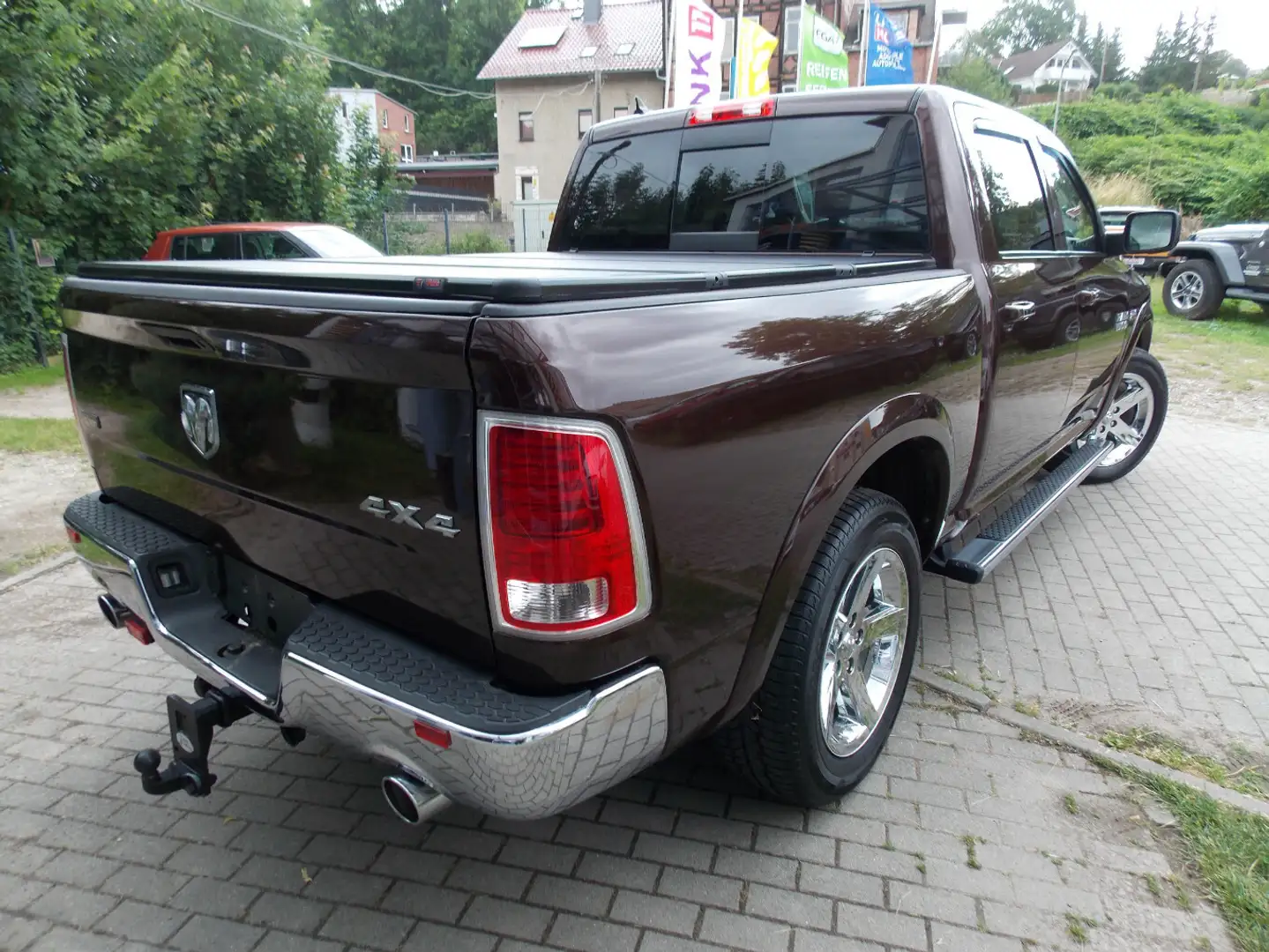 Dodge RAM 1500 Hemi Larami 4x4 Brun - 2